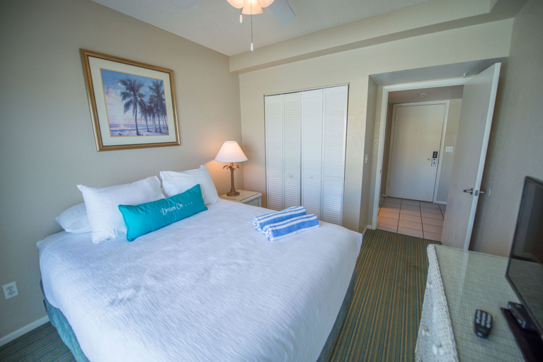 Bedroom 2, Coconut Palms Beach Resort II, an Ascend Collection Hotel, Volusia