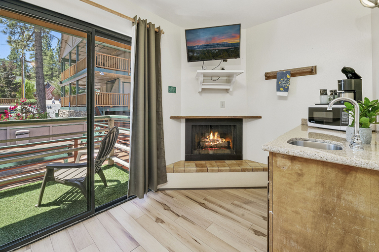 Others 5, Big Bear Lakefront Lodge, San Bernardino