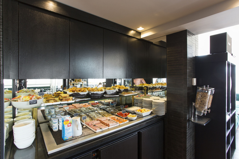 Food & Drinks 5, Hôtel Cannes Centre Univers, Alpes-Maritimes