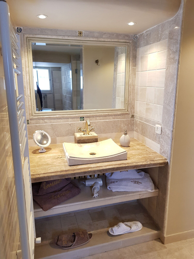 Bathroom 5, Dar Ennassim, La Marsa
