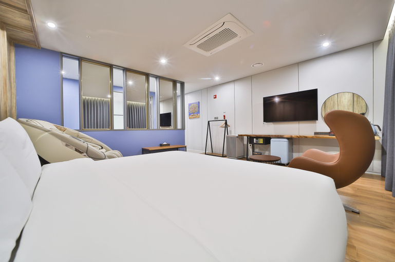 Bedroom 16