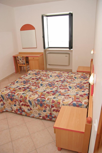 Others 5, Villa Altomare, Lecce
