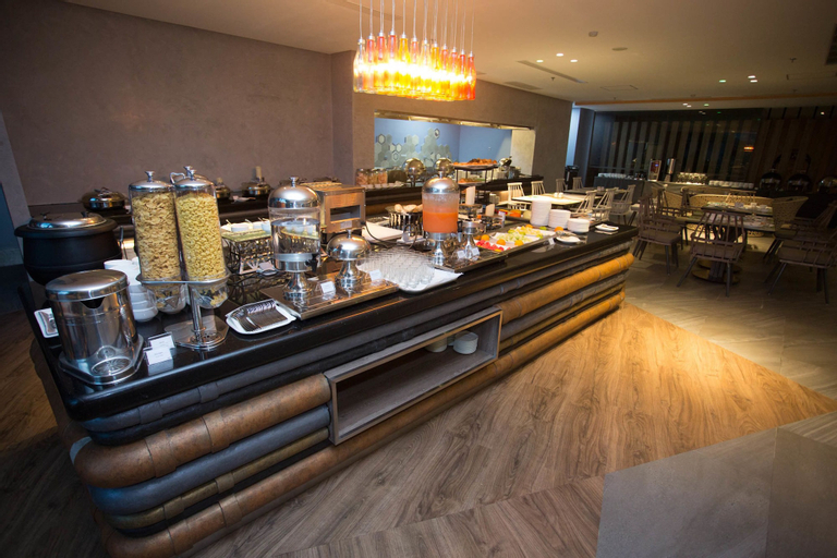 Food & Drinks 5, Ibis Styles Batam Nagoya, Batam