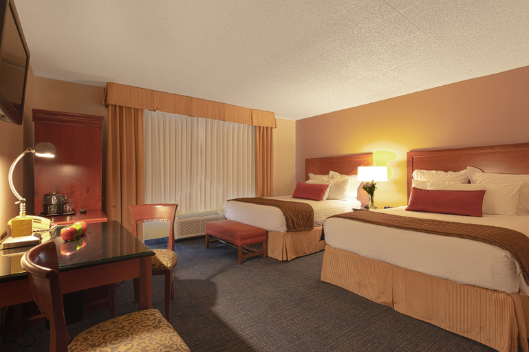Bedroom 4, Coast Wenatchee Center Hotel, Chelan