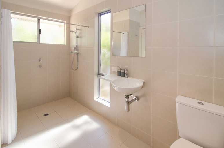 Bathroom 4, Acacia Chalets, Augusta-Margaret River