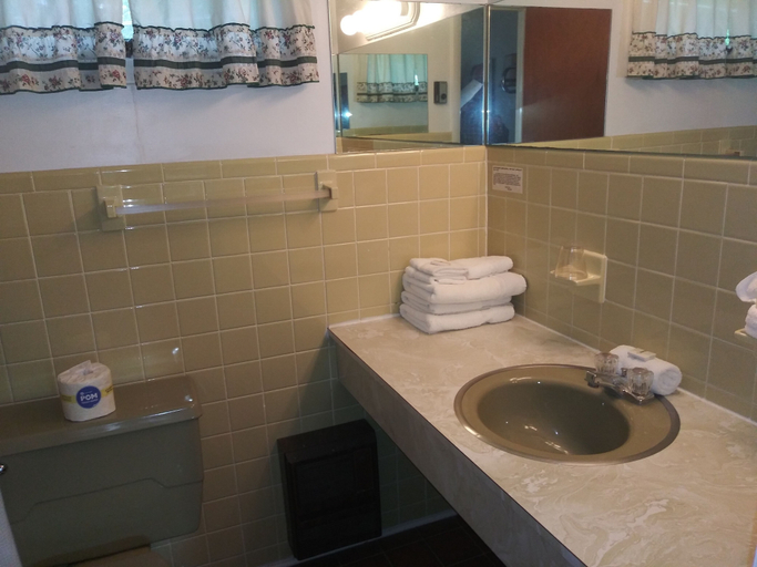 Bathroom, Catskill Mountain Lodge, Ulster