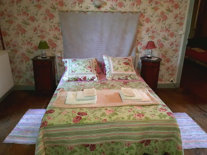 Bedroom 3, Chambres d'hôtes La Cure du Maine Charles, Charente