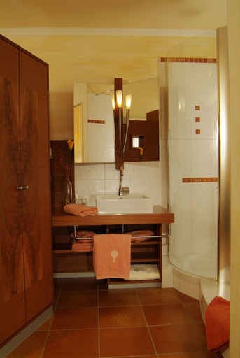 Bathroom 3, Flair Hotel Zum Schwarzen Reiter, Augsburg