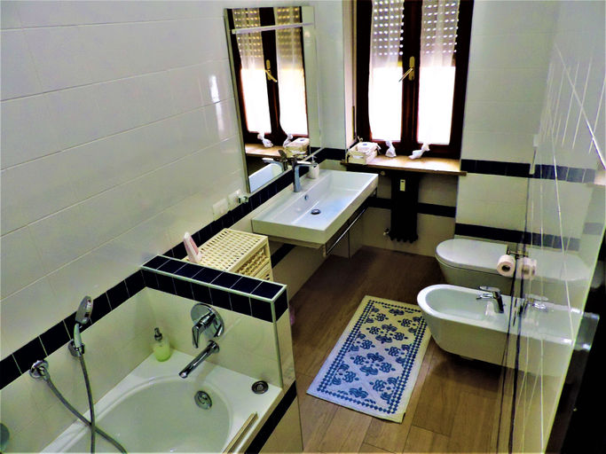 Bathroom 5, Bra Luxury Rooms & Apartment, Verona