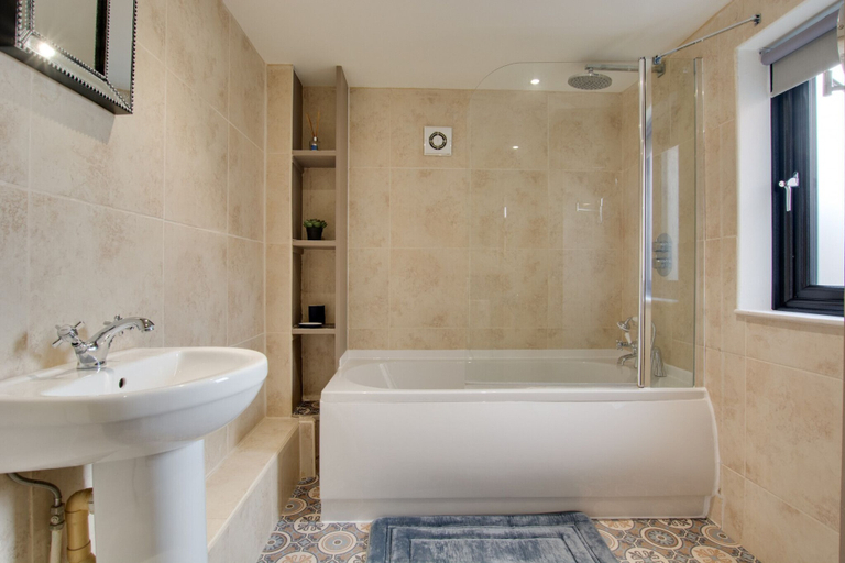 Bathroom, 1880's Barn Conversion - Sleeps 4 & Pet Friendly, Norfolk