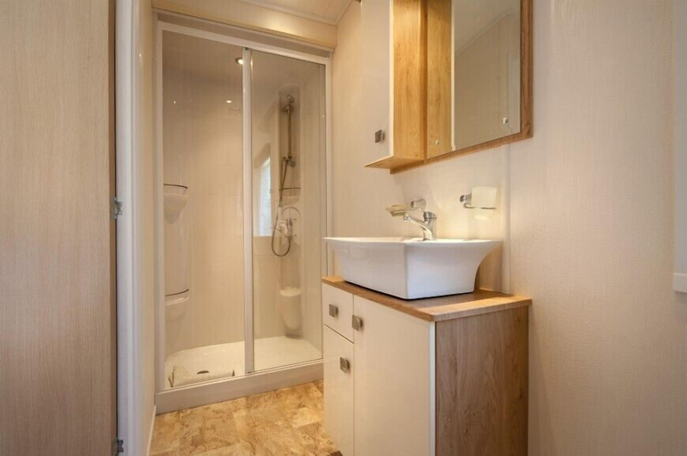 Bathroom, Sandy Meadows Lodge Park, Somerset