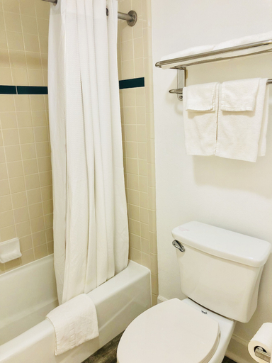 Bathroom 5, BridgePoint Inn Daly City, San Mateo