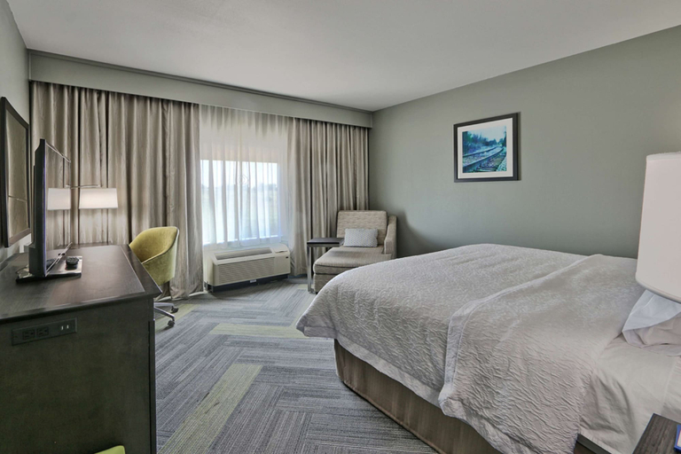 Bedroom 3, Hampton Inn & Suites Guthrie, Logan