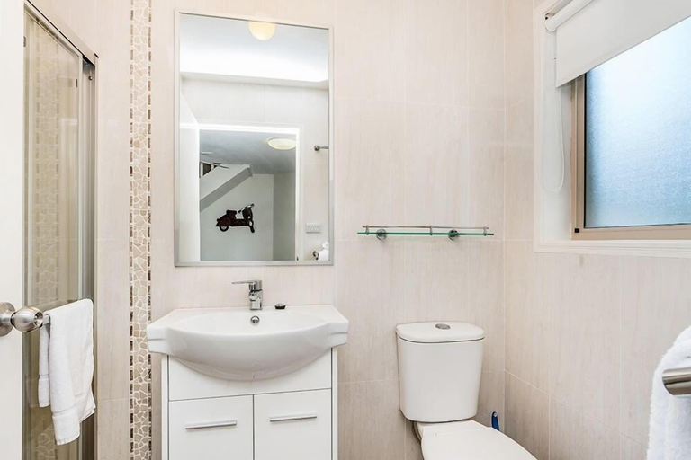 Bathroom 4, Byron Central Apartments, Byron