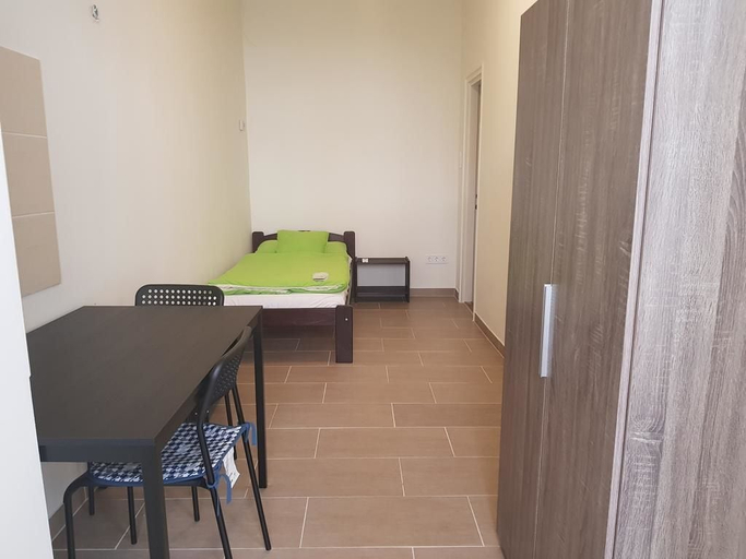 Bedroom 5, Microstore Airport Panzio, Gyál