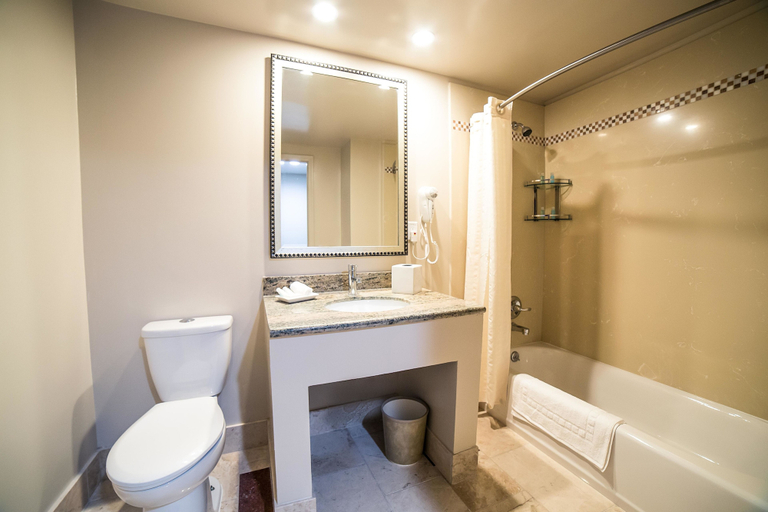 Bathroom 4, Hotel Clariana, Santa Clara