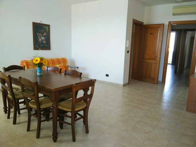 Others 5, Villa Altomare, Lecce