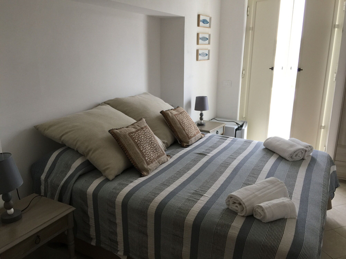 Bedroom 5, Harbour View, Napoli