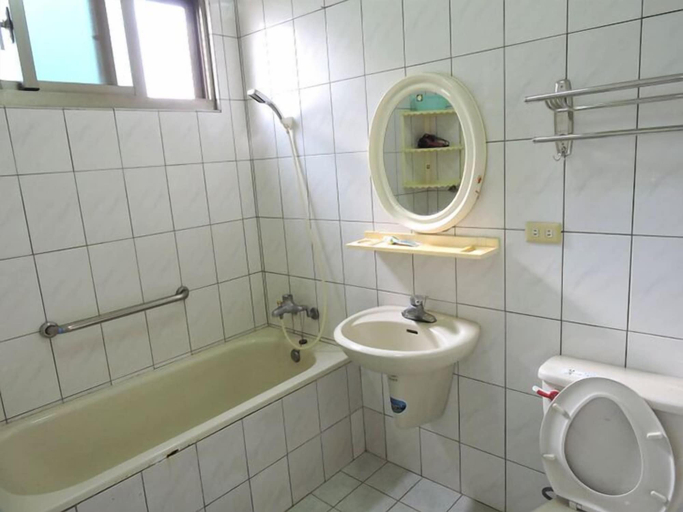 Bathroom 3, Xiangyang Tianyuan Ju Homestay, Tainan