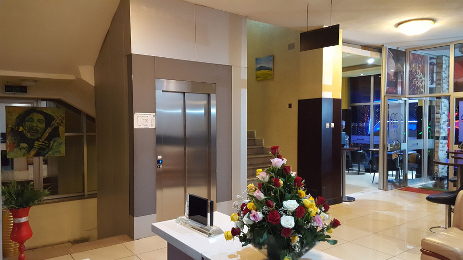 Others 5, Trinity Hotel, Addis Abeba
