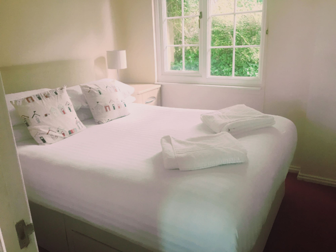 Bedroom 3, Camellia chalet, Cornwall