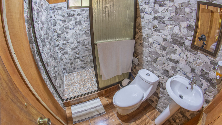 Bathroom 4, Cabañas del Lago, San Ramón