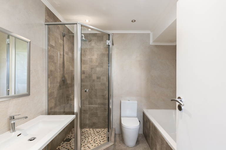 Bathroom, Island Club LA302 by CTHA, City of Cape Town