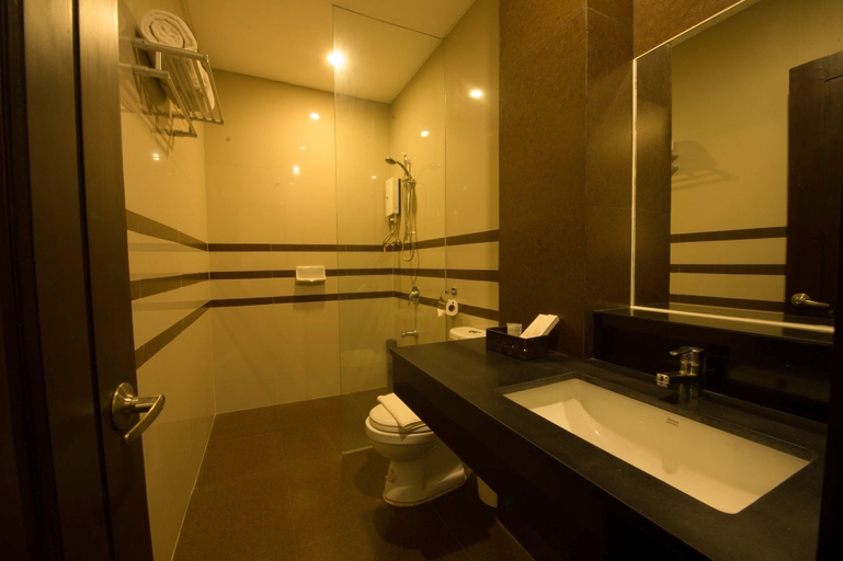 Bathroom 3, Infinity Suites, Davao City