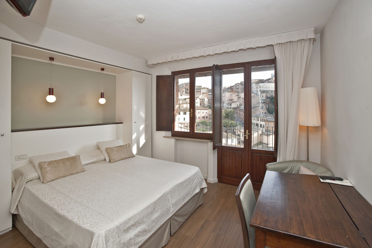 Bedroom 4, Hotel Alma Domus, Siena