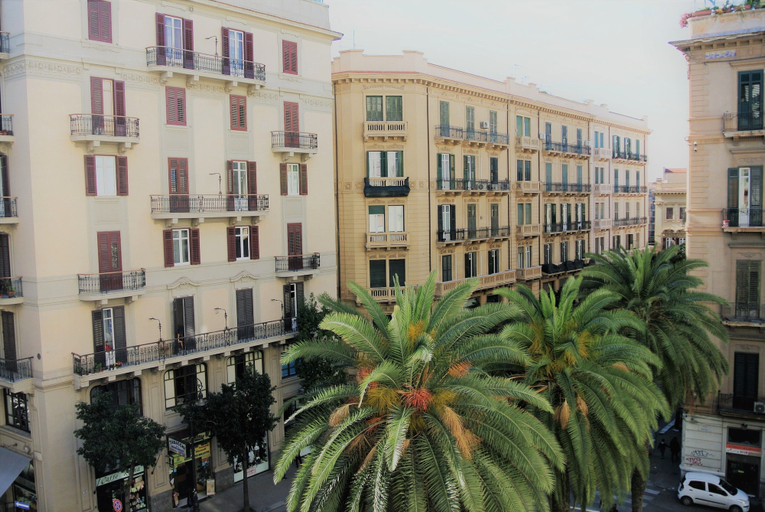 Exterior & Views, Be Central Rooms, Palermo