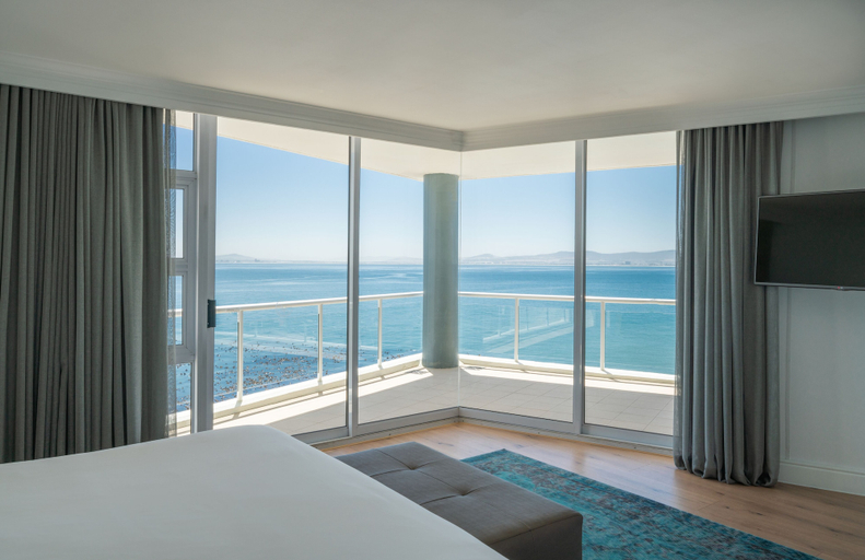 Bedroom 4, Radisson Collection Hotel, Waterfront Cape Town, City of Cape Town