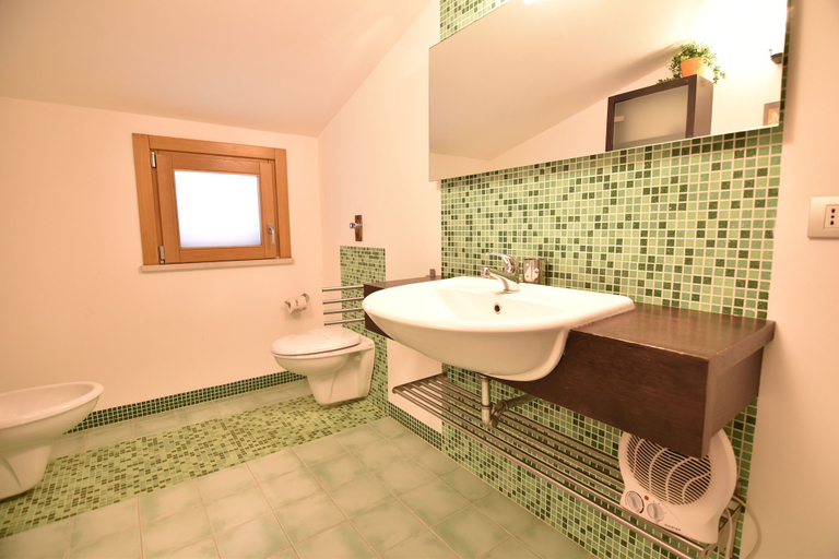 Bathroom 3, Luxury Villa, Ragusa