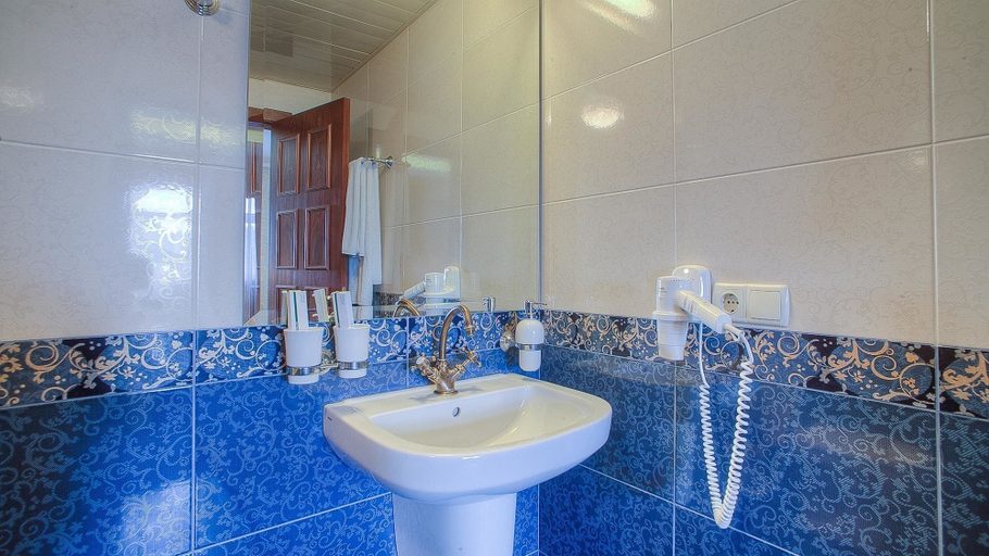 Bathroom 4, Nemchinovka Park Hotel, Odintsovskiy rayon