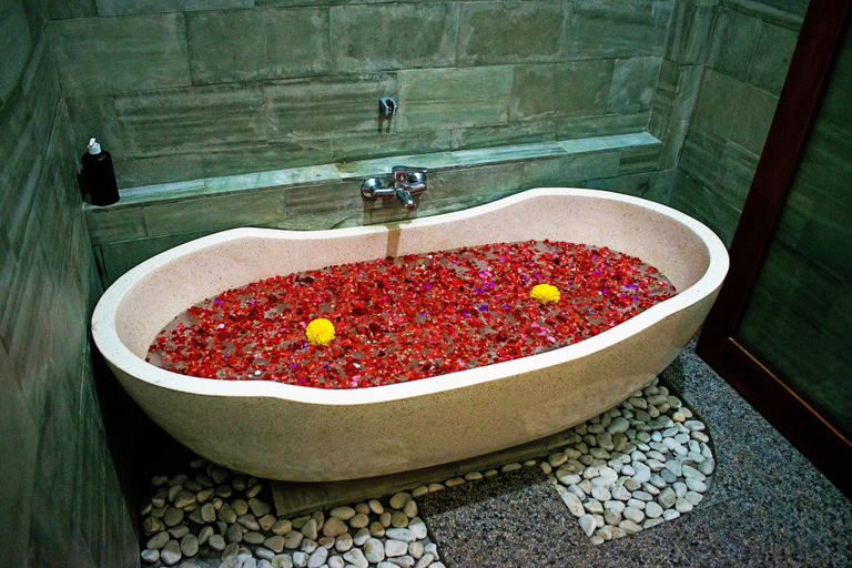 Bathroom 3, Hotel Shri Ganesh, Buleleng