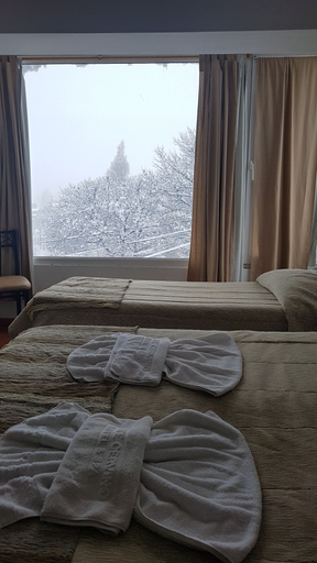 Bedroom 2, Monte Cervino Hotel & Spa, Bariloche