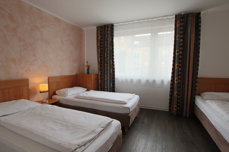 Bedroom 4, City Lounge Hotel Oberhausen, Oberhausen