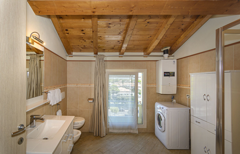 Bathroom 4, Hotel Lungomare, Lucca