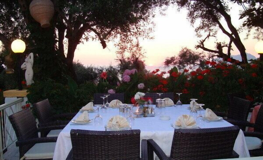 Food & Drinks 4, Agios Gordios Stevens on the hill, Ionian Islands