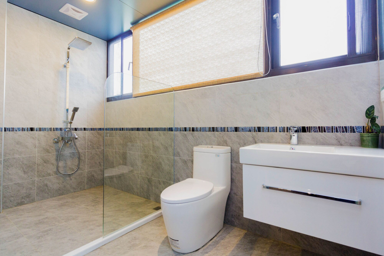 Bathroom 4, Diffuse, Yilan