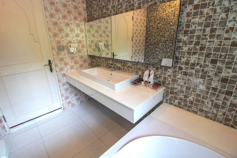 Bathroom 5, Way Hotel, Pattaya
