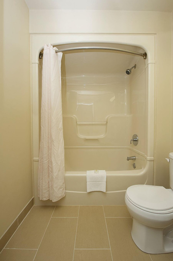 Bathroom 4, Comfort Inn Midland, Simcoe