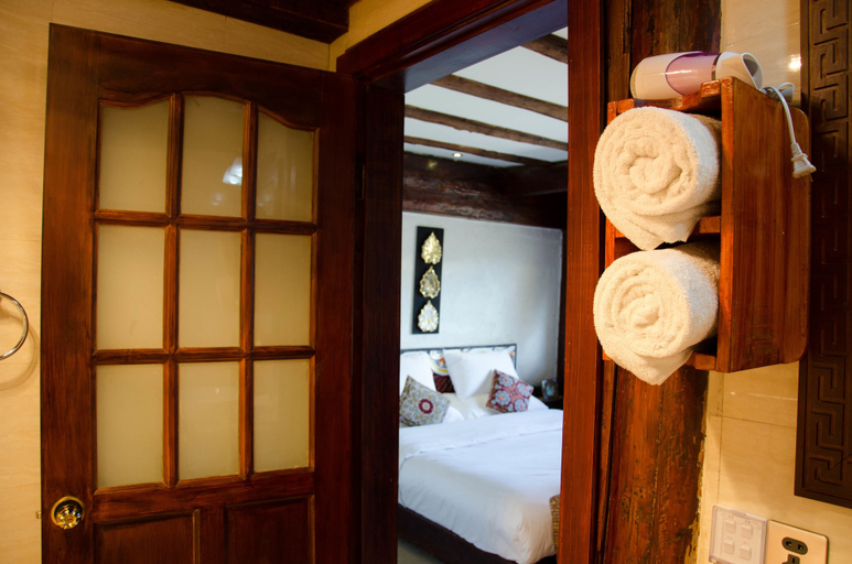 Bedroom 4, Shangri-La E-Outfitting Boutique Hotel, Dêqên Tibetan