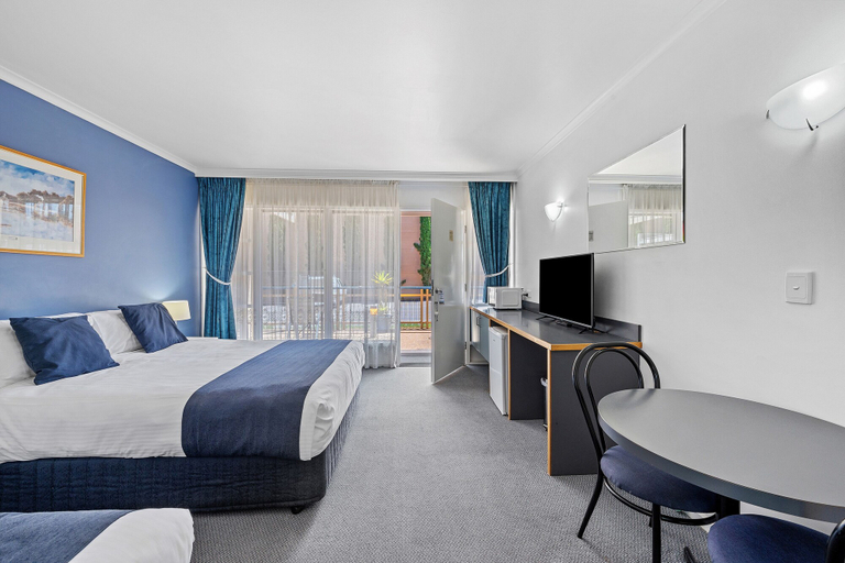 Bedroom 2, The River Boat Hotel - Echuca, Campaspe - Echuca