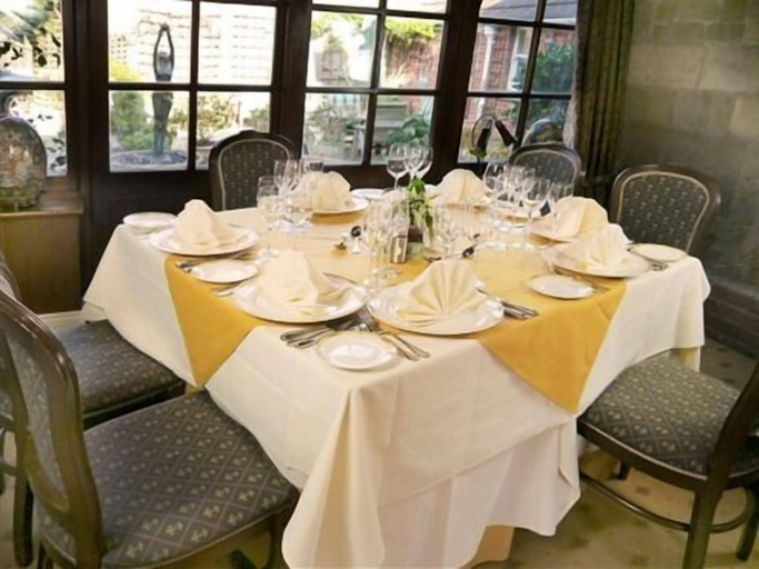 Food & Drinks 4, La Fleur de Lys, Dorset