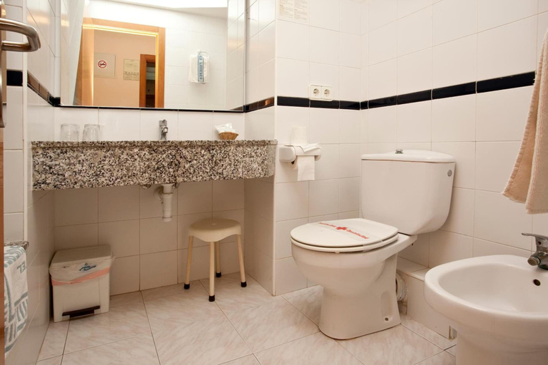Bathroom 4, Hotel Ses Figueres, Baleares