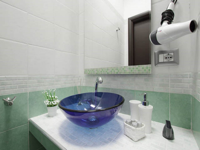 Bathroom 5, La Lupa In Trastevere, Roma
