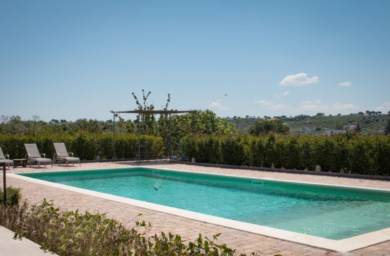 Sport & Beauty 2, TD Casale Del Vento in the Countryside With Pool, Bari
