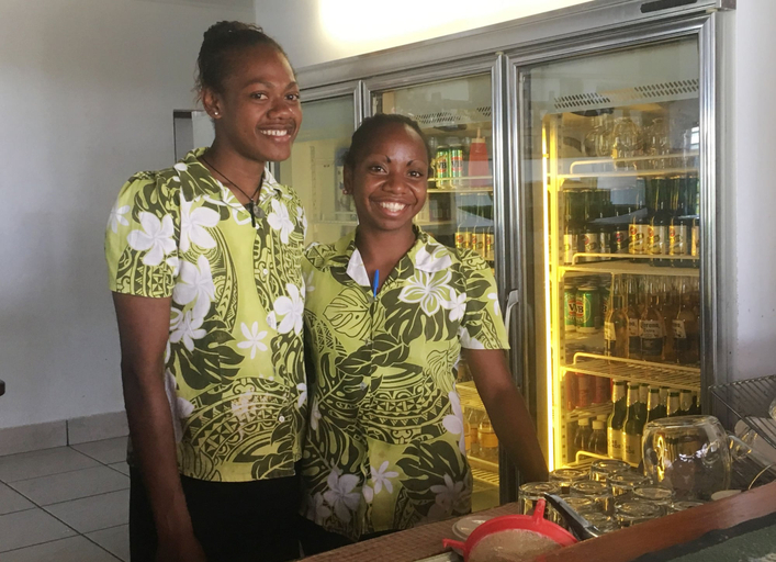 Food & Drinks 5, Beachfront Resort, Luganville