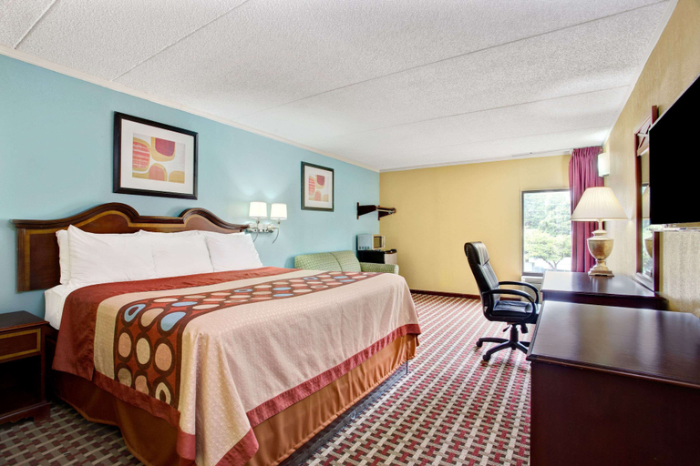 Bedroom 2, Super 8 by Wyndham Raleigh Downtown, Wake