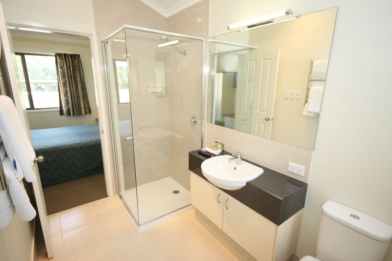 Bathroom 3, Brisbane Gateway Resort, Rochedale
